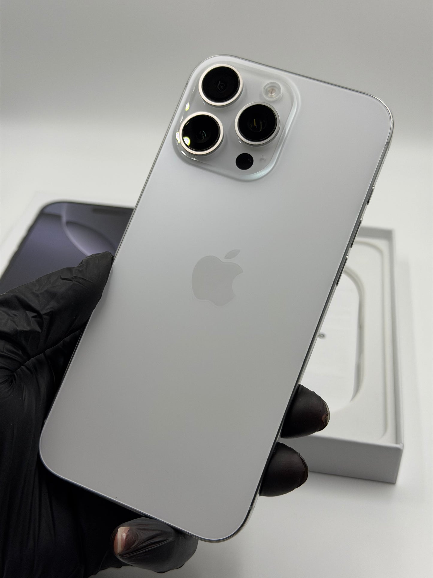 Apple iPhone 16 Pro
